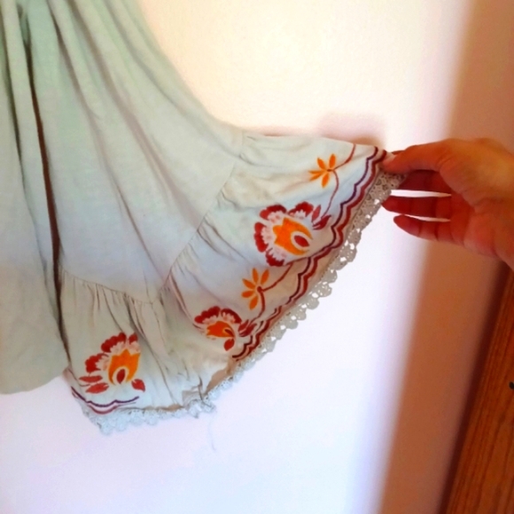 Boho Off-the-Shoulder Top Small - Picture 2 of 6